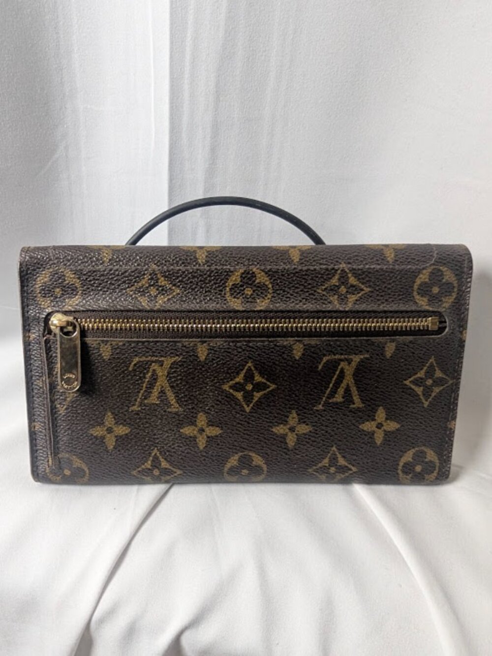 Louis Vuitton Monogram Mahina Lock Style Wallet - Picture 3 of 11